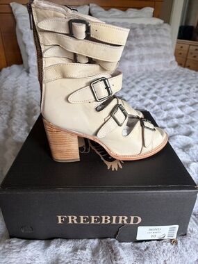 Freebird Bond Off White Strappy Sandals Heels 10
